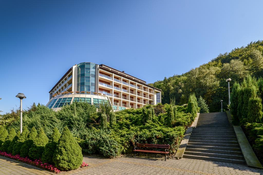 Hotel Belweder Ustroń Exteriör bild